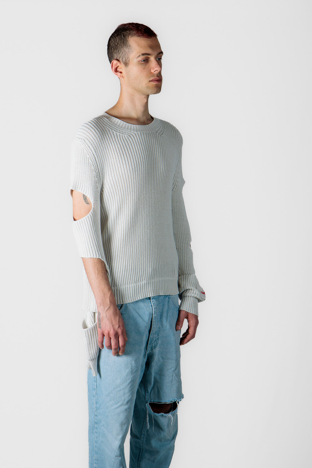Crewneck sweater - white with sleeve slits