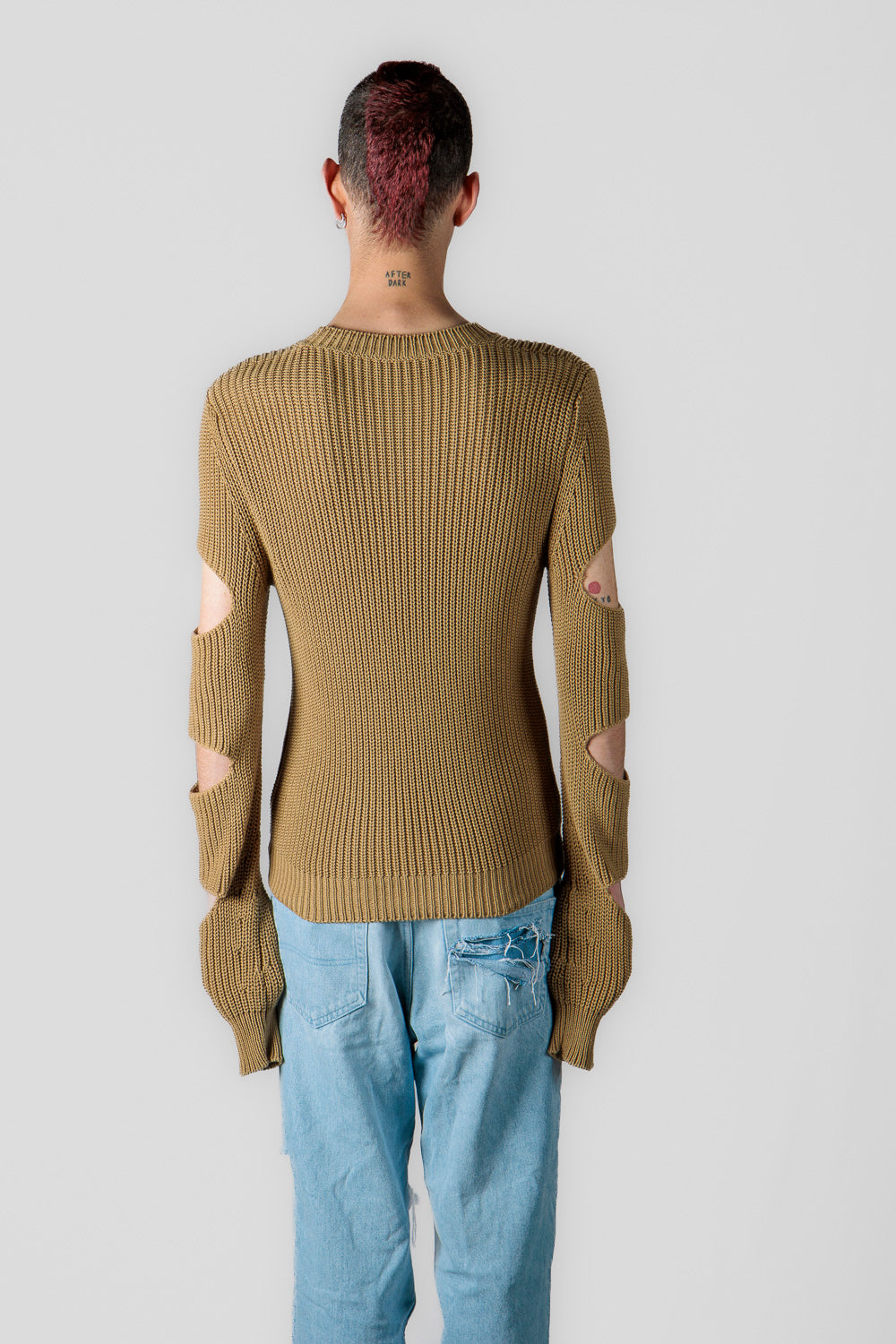 Crewneck sweater - sugar with sleeve slits