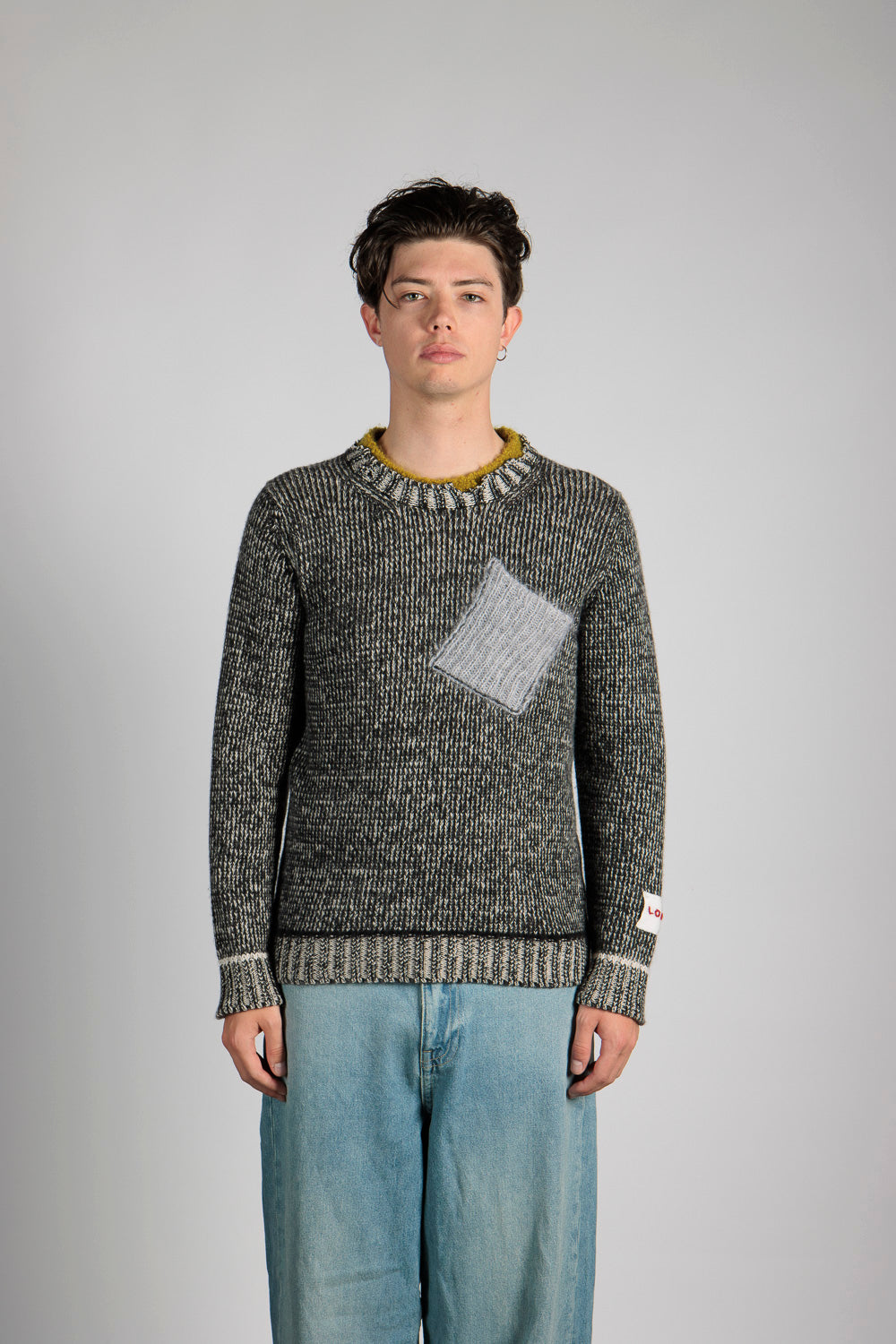 Man's Vnisè Knitted Crewneck Sweater w/pocket and contrast