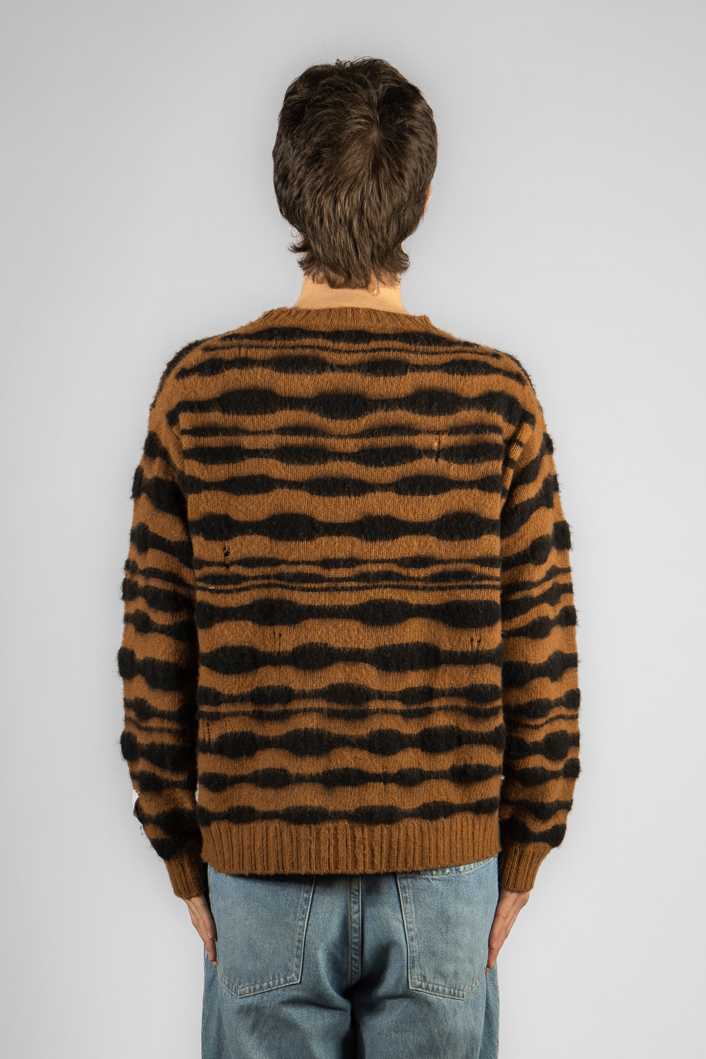 Man's crewneck sweater w/stripes